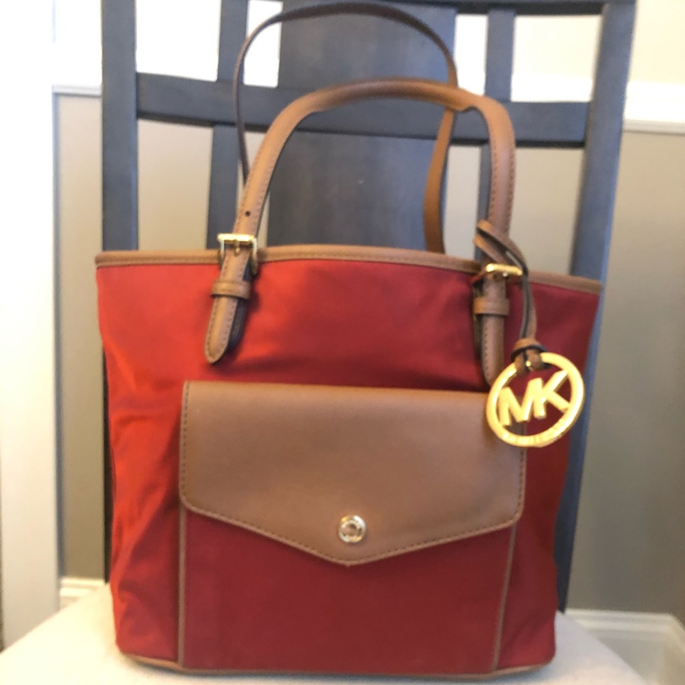 Medium Michael Kors nylon tote red